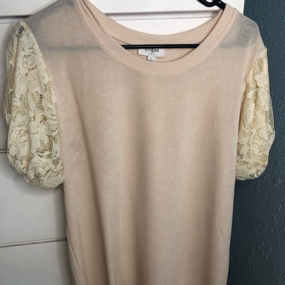 T-shirt with lace bubble sleeve